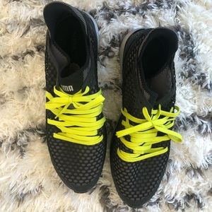 Men’s PUMA sneakers